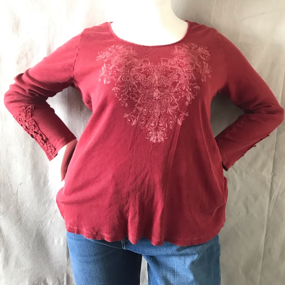 Avenue red long sleeve top with a heart size 18/20